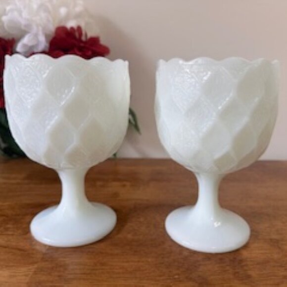 Vintage Milk‎ Glass Goblets Scalloped Pedestal Cups White Retro Barware MCM - Picture 1 of 7